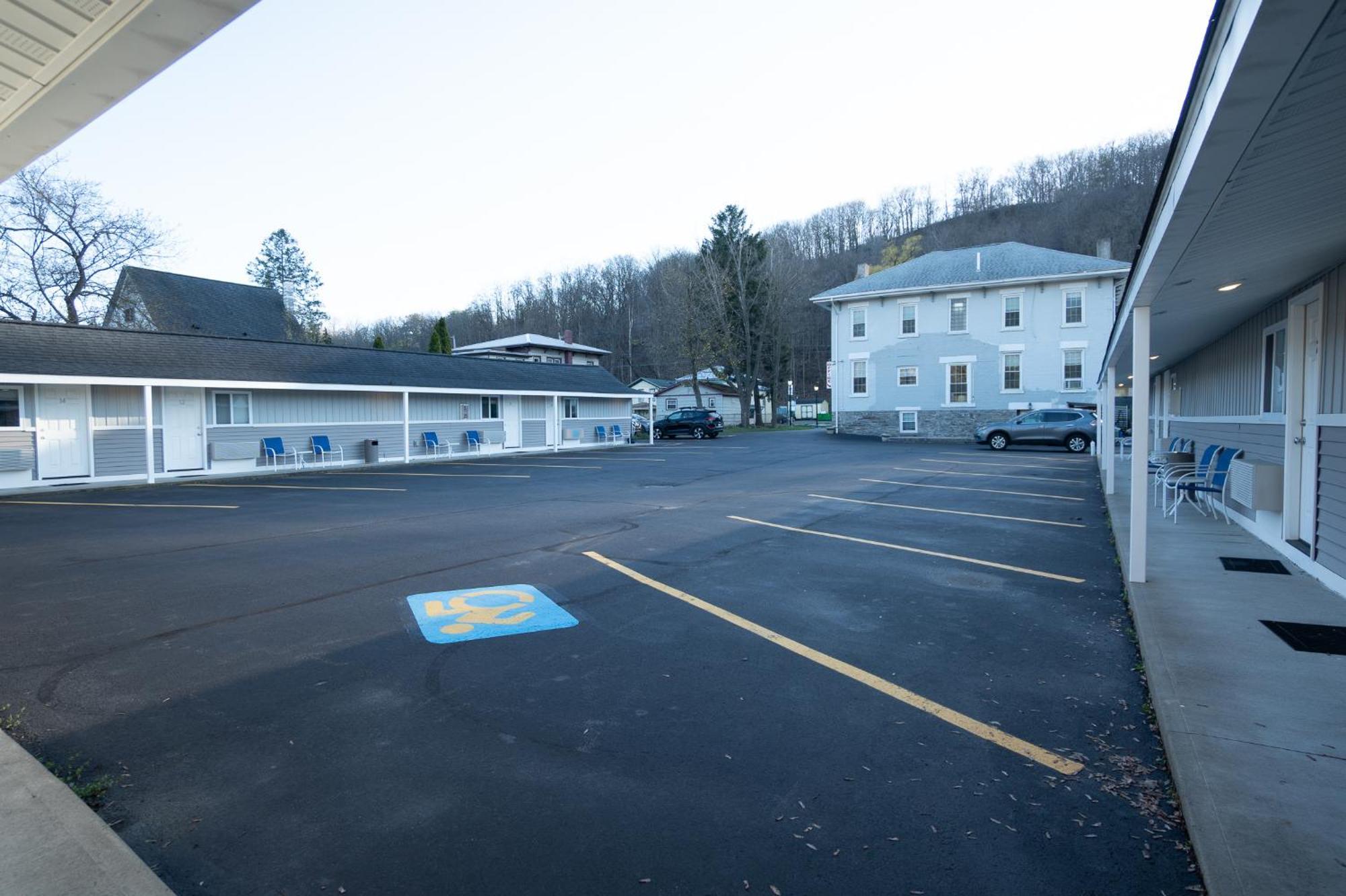 Watkins Motel Watkins Glen Exterior photo
